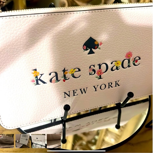 NWT Kate Spade Pink Garden Logo Wristlet - Picture 4 of 7